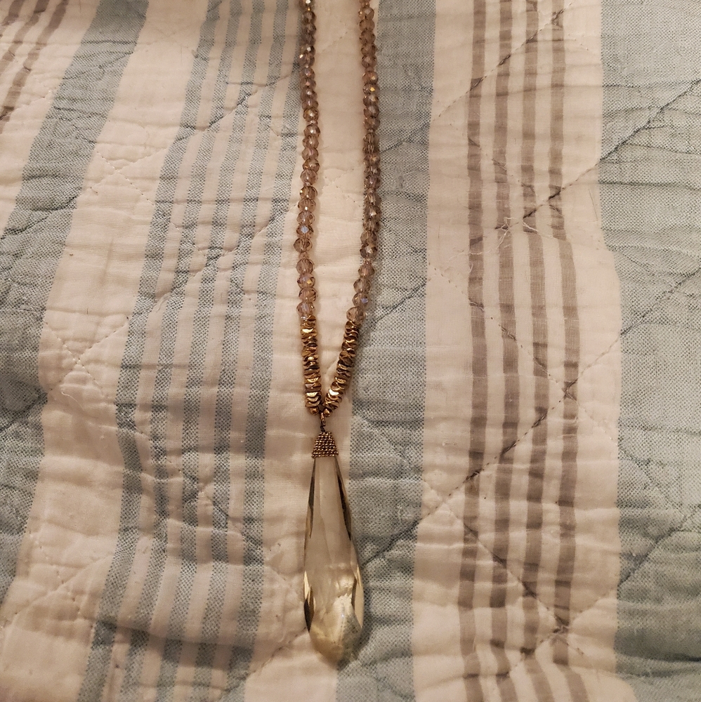 Crystal Pendent Necklace with Beads.